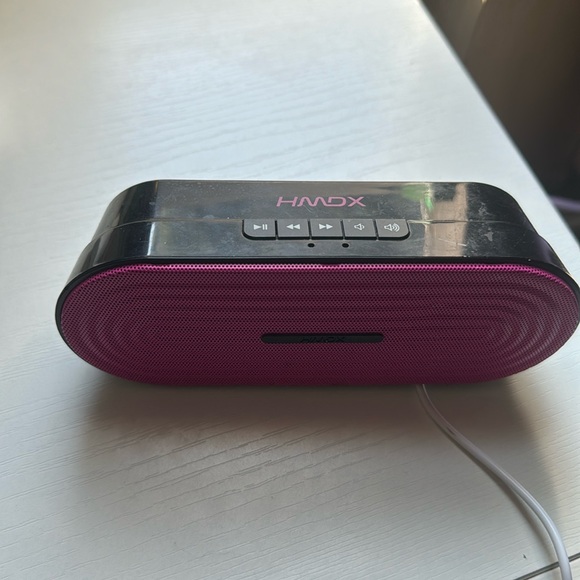 pink speaker bluetooth! - Picture 1 of 3